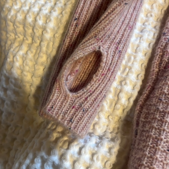 NWOT Max Studio 💯 Cashmere Hooded Sweater